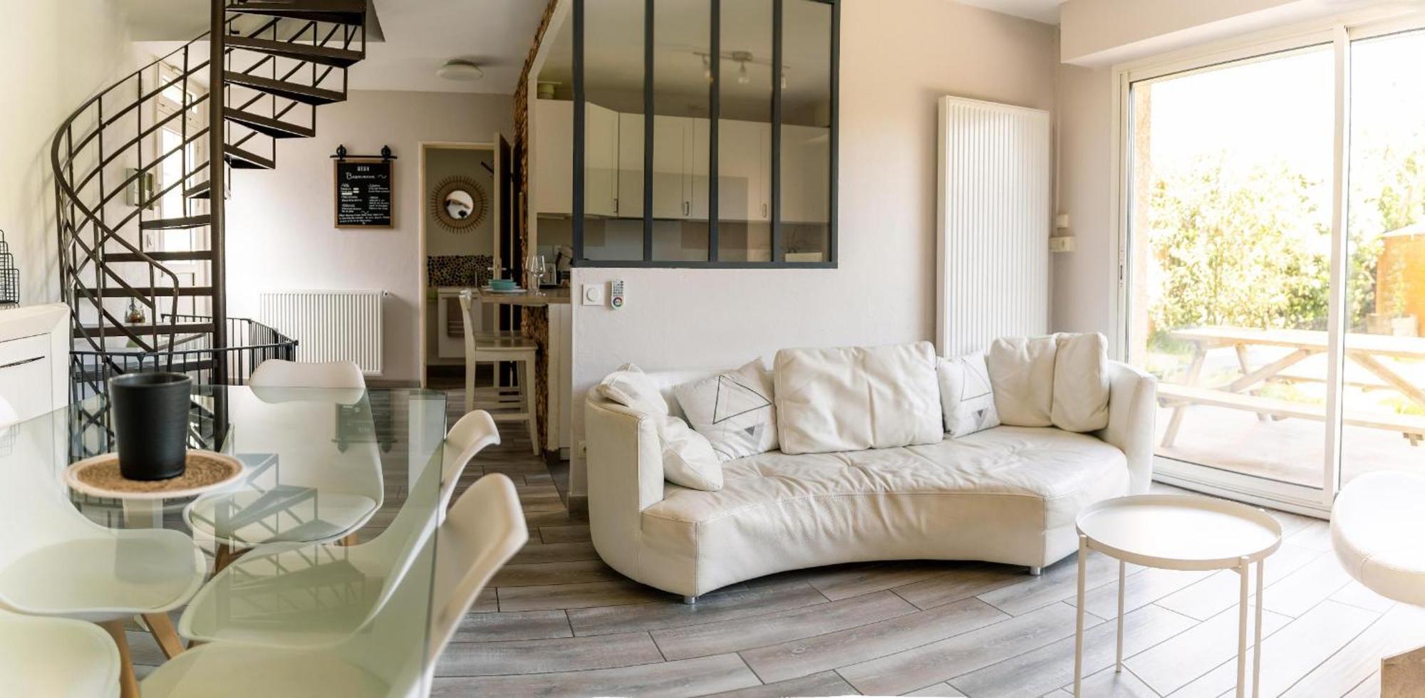 Le Patio Garonne Maison 6 Personnes, Climatise, Netflix Villa